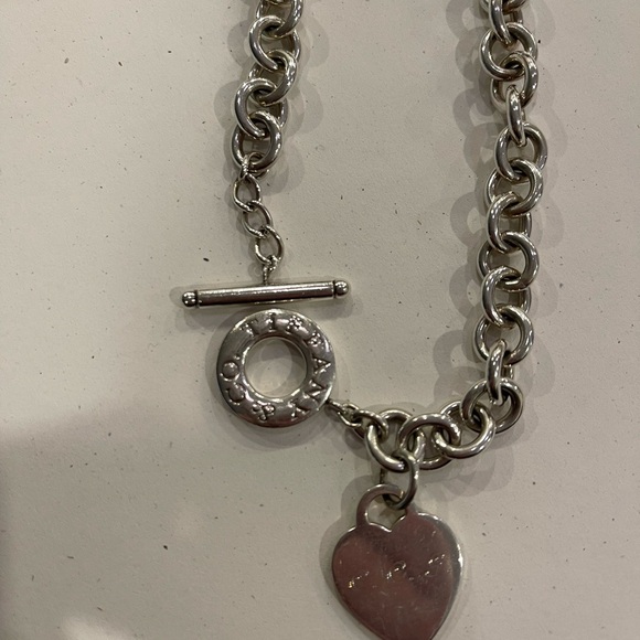 Tiffany & Co. Silver Toggle Heart Necklace with Signature Blue Pouch - Picture 4 of 6